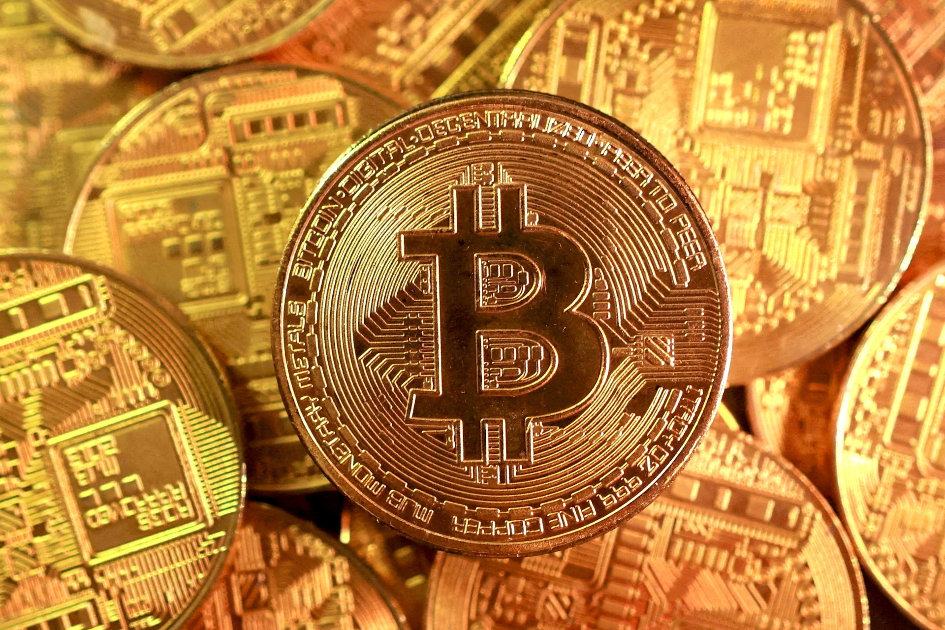 Buying Crypto in 2026: Institutional ETFs and AI Strategies